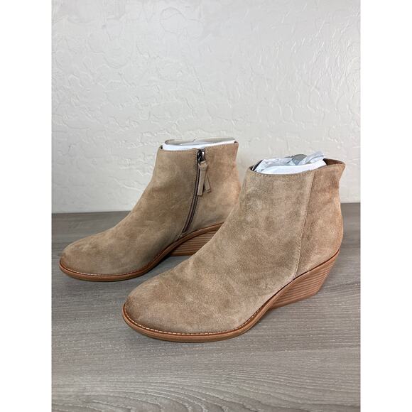 Sofft Nine Wedge Tamn Suede Booties- Size 8M- EUC - Picture 2 of 9